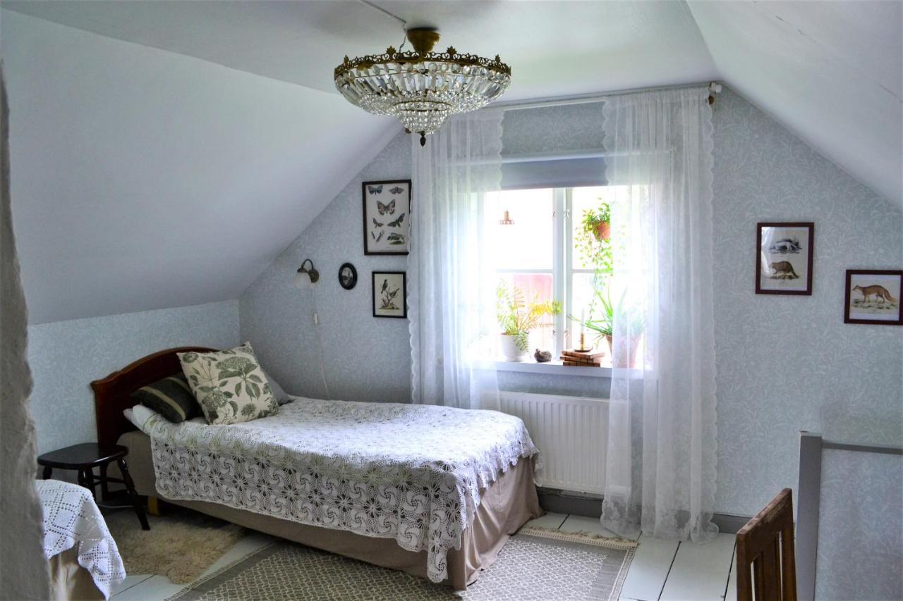 Rustik Stuga Med Lantlig Kaensla Naera Oerebro City Exterior foto